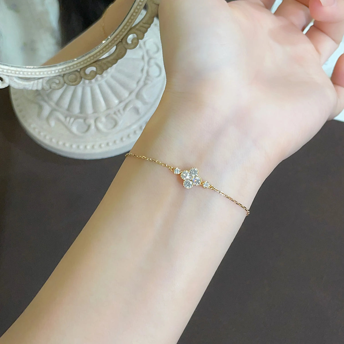 0.49 ctw Four-Leaf Clover Adjustable Round-Cut Lab-Grown Diamond Bracelet in 18K Yellow Gold
