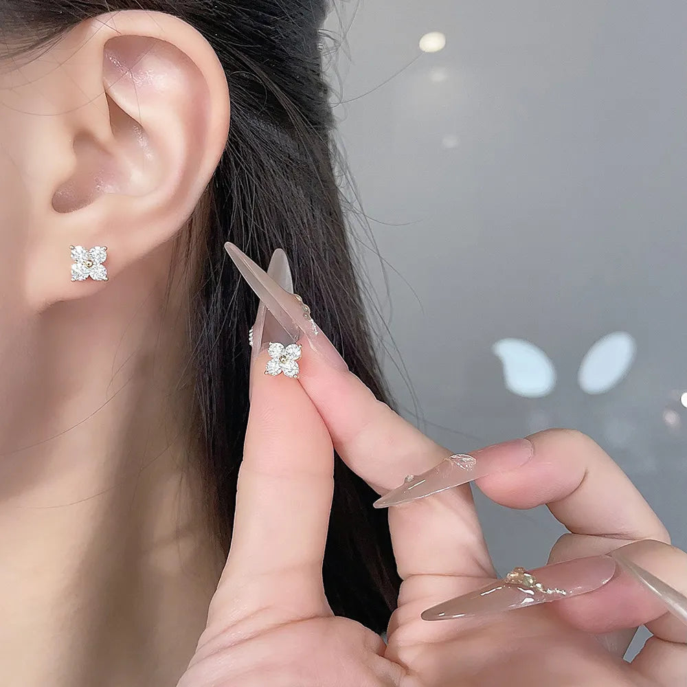 0.85 ctw Botanical Round-Cut Lab-Grown Diamond Stud Earrings in 18K Yellow Gold