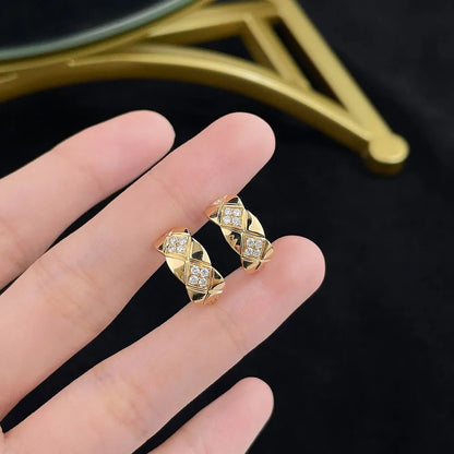 0.25 ctw Cluster Round-Cut Lab-Grown Diamond Earrings in 18K Yellow Gold