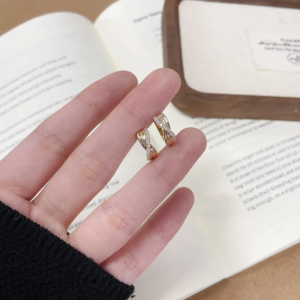 0.15 ctw Round-Cut Lab-Grown Diamond Earrings in 18K Yellow Gold