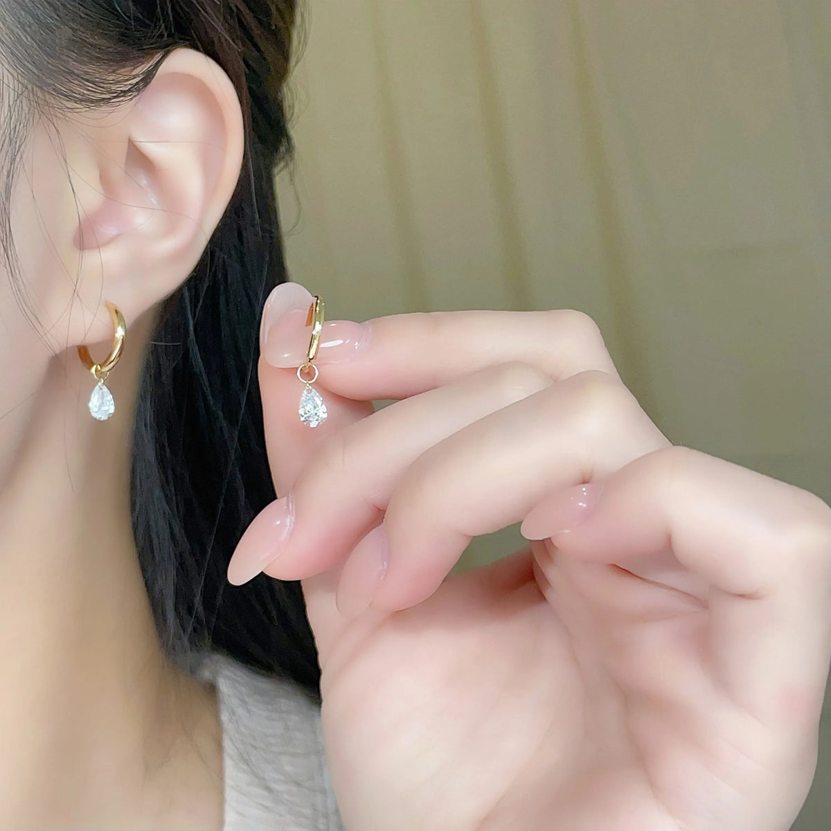 0.64 ctw Minimalist Pear-Cut Lab-Grown Diamond Drop Earrings in 18K Yellow Gold