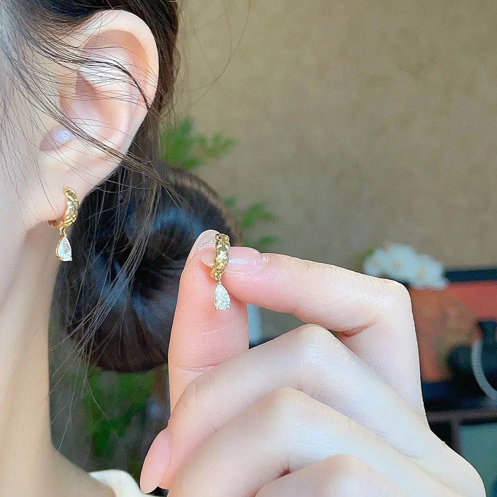 0.66 ctw Vintage Pear-Cut Lab-Grown Diamond Drop Earrings in 18K Yellow Gold