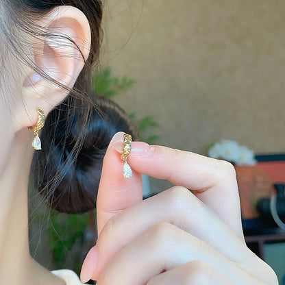 0.66 ctw Vintage Pear-Cut Lab-Grown Diamond Drop Earrings in 18K Yellow Gold