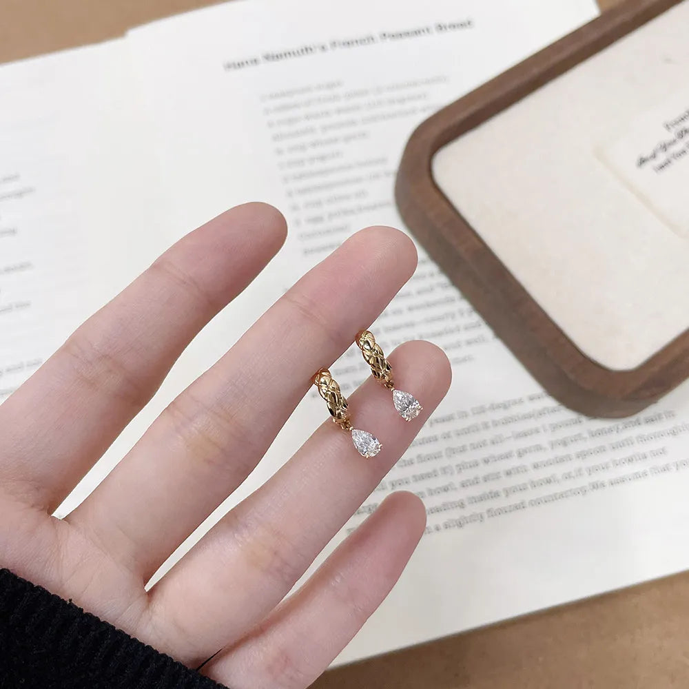 0.66 ctw Vintage Pear-Cut Lab-Grown Diamond Drop Earrings in 18K Yellow Gold