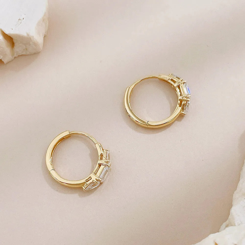 Minimalist Three-Stone Mixed-Cut Lab-Grown Diamond Ear Cuff in 18K Yellow Gold