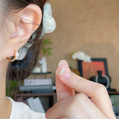 Minimalist Three-Stone Mixed-Cut Lab-Grown Diamond Ear Cuff in 18K Yellow Gold