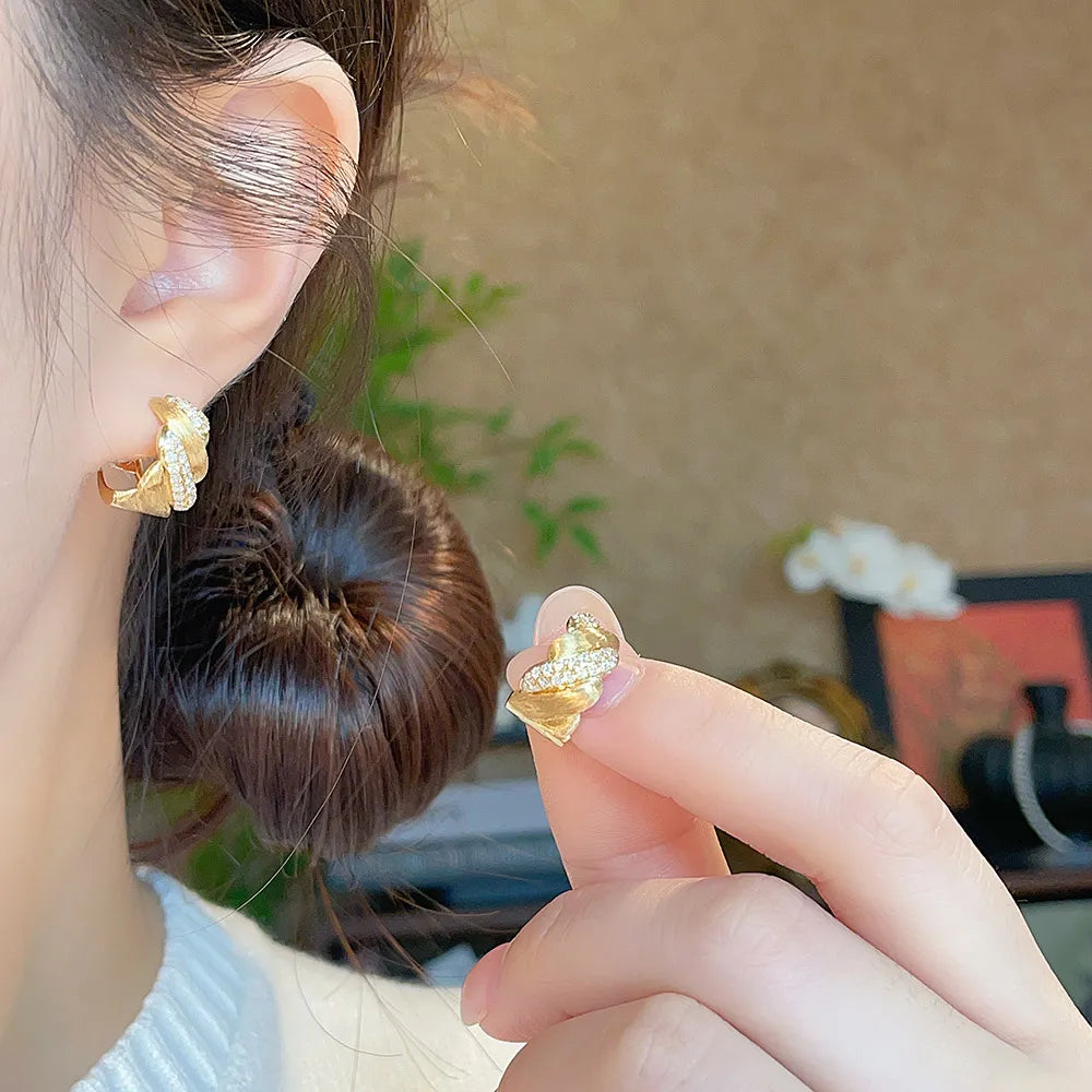 0.49 ctw Bow Round-Cut Lab-Grown Diamond Earrings in 18K Yellow Gold