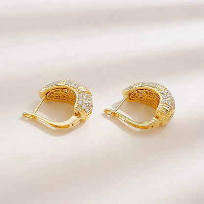 1.57 ctw Geometric Pavé Mixed-Cut Lab-Grown Diamond Ear Cuff in 18K Yellow Gold