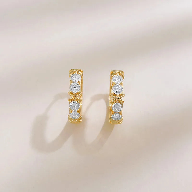 0.82 ctw Cross Round-Cut Lab-Grown Diamond Ear Cuff in 18K Yellow Gold