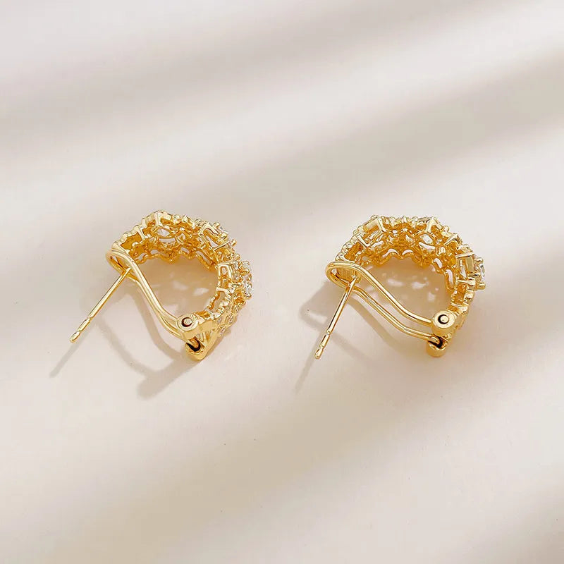 2.36 ctw Floral Cluster Round-Cut Lab-Grown Diamond Ear Cuff in 18K Yellow Gold