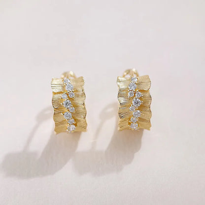 0.34 ctw Minimalist Round-Cut Lab-Grown Diamond Ear Cuff in 18K Yellow Gold