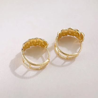 0.34 ctw Minimalist Round-Cut Lab-Grown Diamond Ear Cuff in 18K Yellow Gold