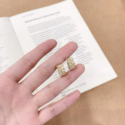 0.34 ctw Minimalist Round-Cut Lab-Grown Diamond Ear Cuff in 18K Yellow Gold