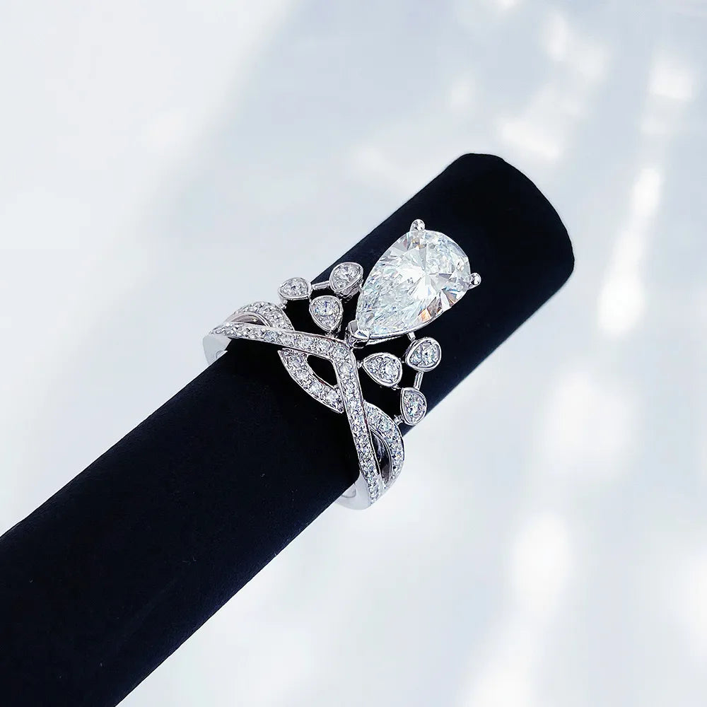2.12 ct Crown Three-Prong Oval-Cut Lab-Grown Diamond Ring in PT950 Platinum