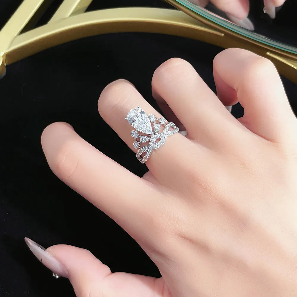 2.12 ct Crown Three-Prong Oval-Cut Lab-Grown Diamond Ring in PT950 Platinum