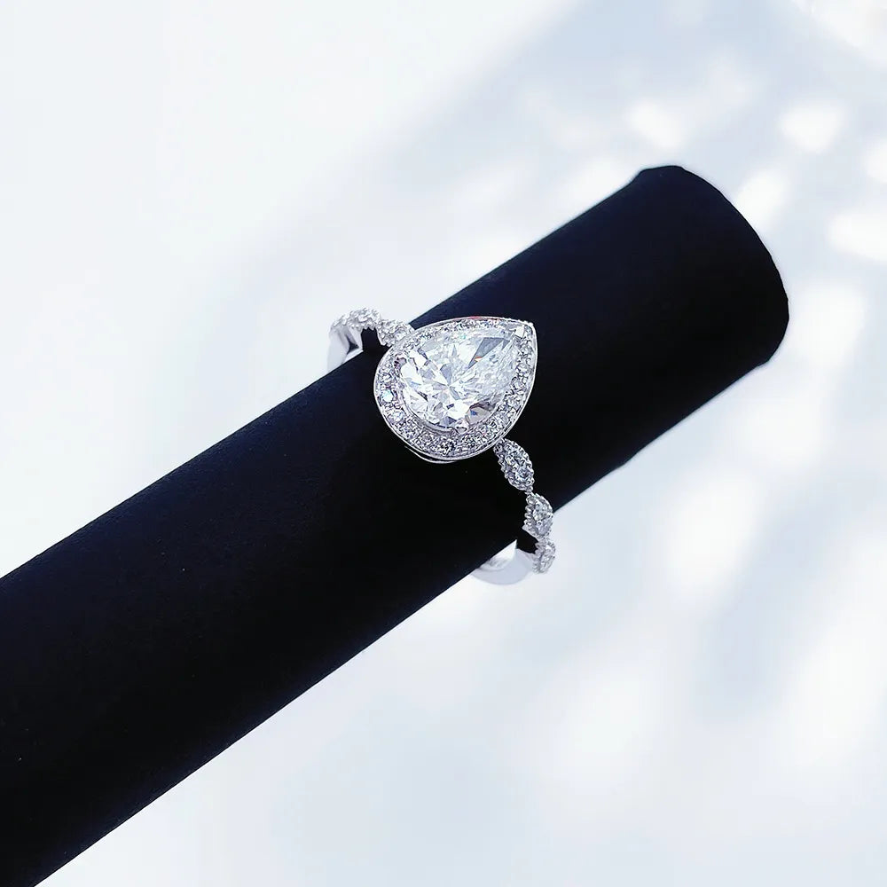 1.04 ct Three-Prong Pear-Cut Lab-Grown Diamond Ring in PT950 Platinum – APYFR0021-PT