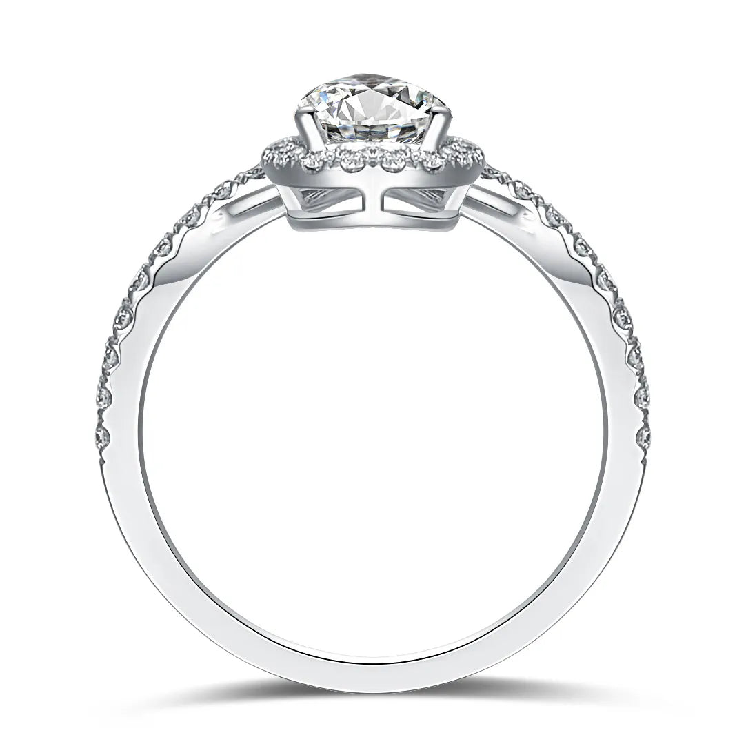 1.1 ct Classic Pear-Cut Lab-Grown Diamond Ring in PT950 Platinum
