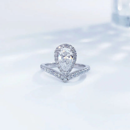 1.1 ct Classic Pear-Cut Lab-Grown Diamond Ring in PT950 Platinum