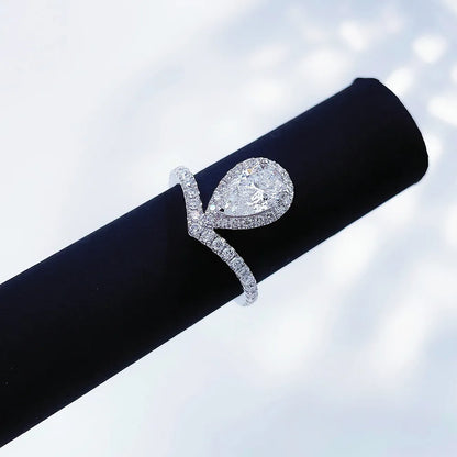 1.1 ct Classic Pear-Cut Lab-Grown Diamond Ring in PT950 Platinum