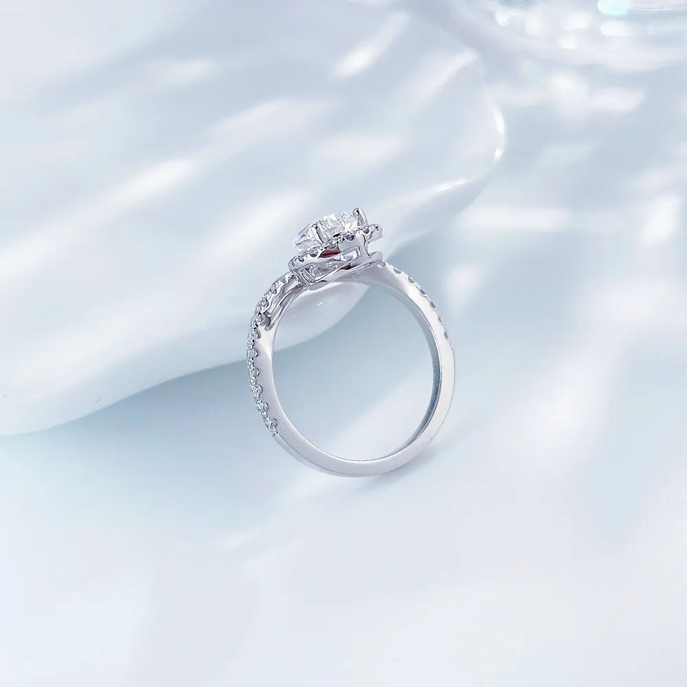 1.1 ct Classic Pear-Cut Lab-Grown Diamond Ring in PT950 Platinum