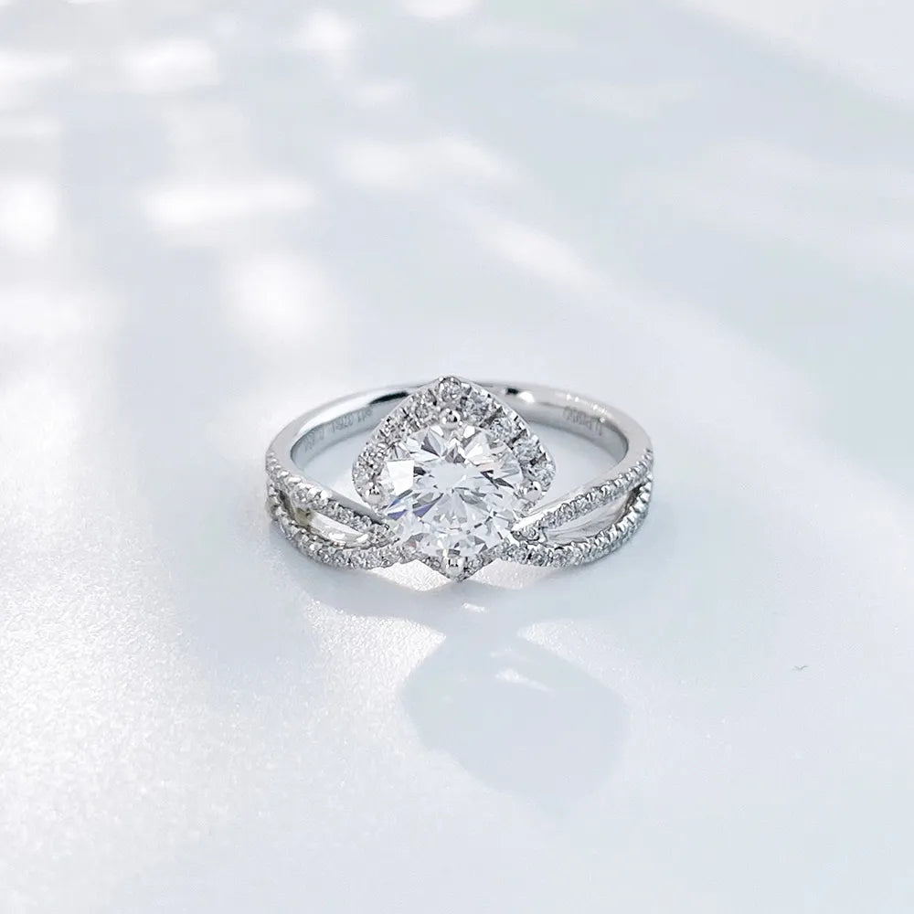 1.04 ct Crown Round-Cut Lab-Grown Diamond Ring in PT950 Platinum
