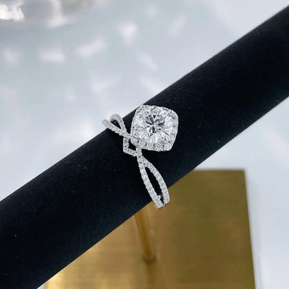 1.04 ct Crown Round-Cut Lab-Grown Diamond Ring in PT950 Platinum