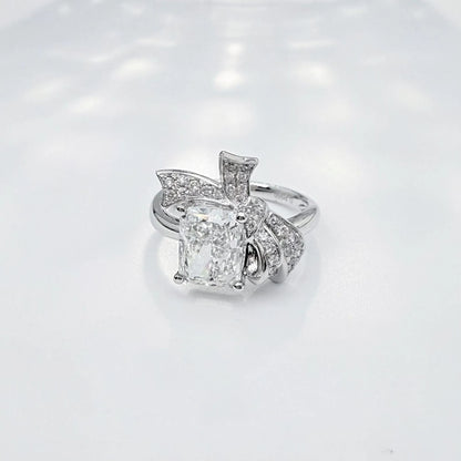 2.61 ct Bow Radiant-Cut Lab-Grown Diamond Ring in PT950 Platinum