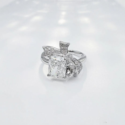 2.61 ct Bow Radiant-Cut Lab-Grown Diamond Ring in PT950 Platinum