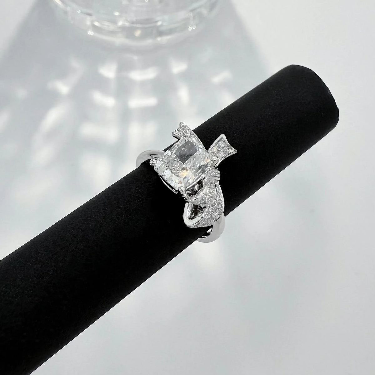 2.61 ct Bow Radiant-Cut Lab-Grown Diamond Ring in PT950 Platinum
