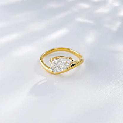 1.08 ct Vintage Pear-Cut Lab-Grown Diamond Ring in 18K Yellow Gold – APYFR0087-Y