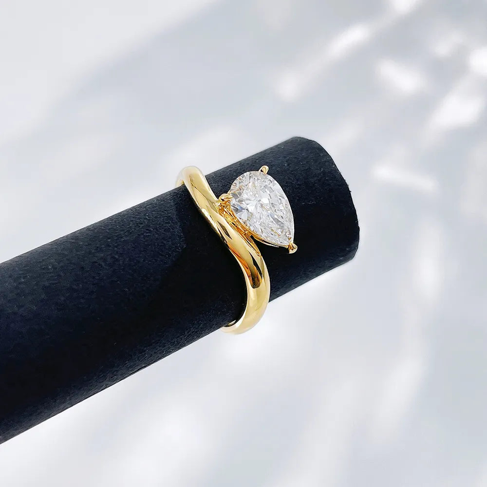 1.08 ct Vintage Pear-Cut Lab-Grown Diamond Ring in 18K Yellow Gold – APYFR0087-Y