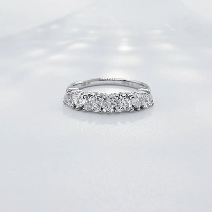 0.98 ctw Heart-Cut Lab-Grown Diamond Band in PT950 Platinum