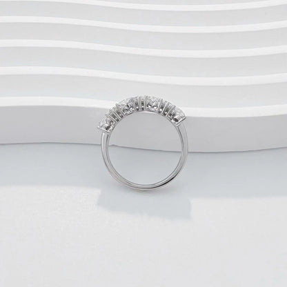 0.98 ctw Heart-Cut Lab-Grown Diamond Band in PT950 Platinum