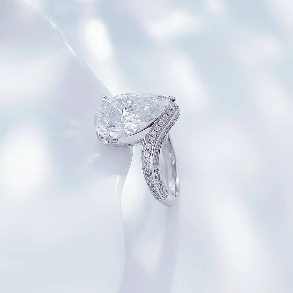 3.1 ct Three-Prong Pear-Cut Lab-Grown Diamond Ring in PT950 Platinum – APYFR0114-PT
