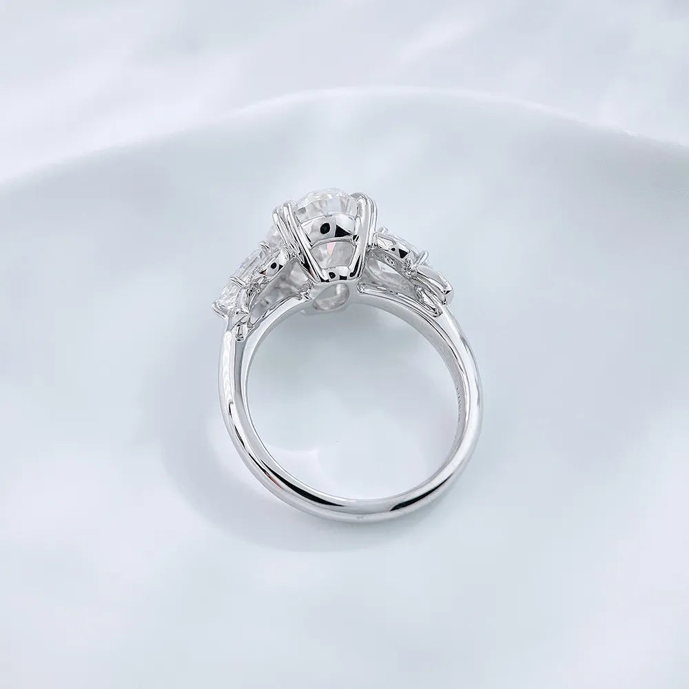 3.26 ct Celestial Oval-Cut Lab-Grown Diamond Three-Stone Ring in PT950 Platinum