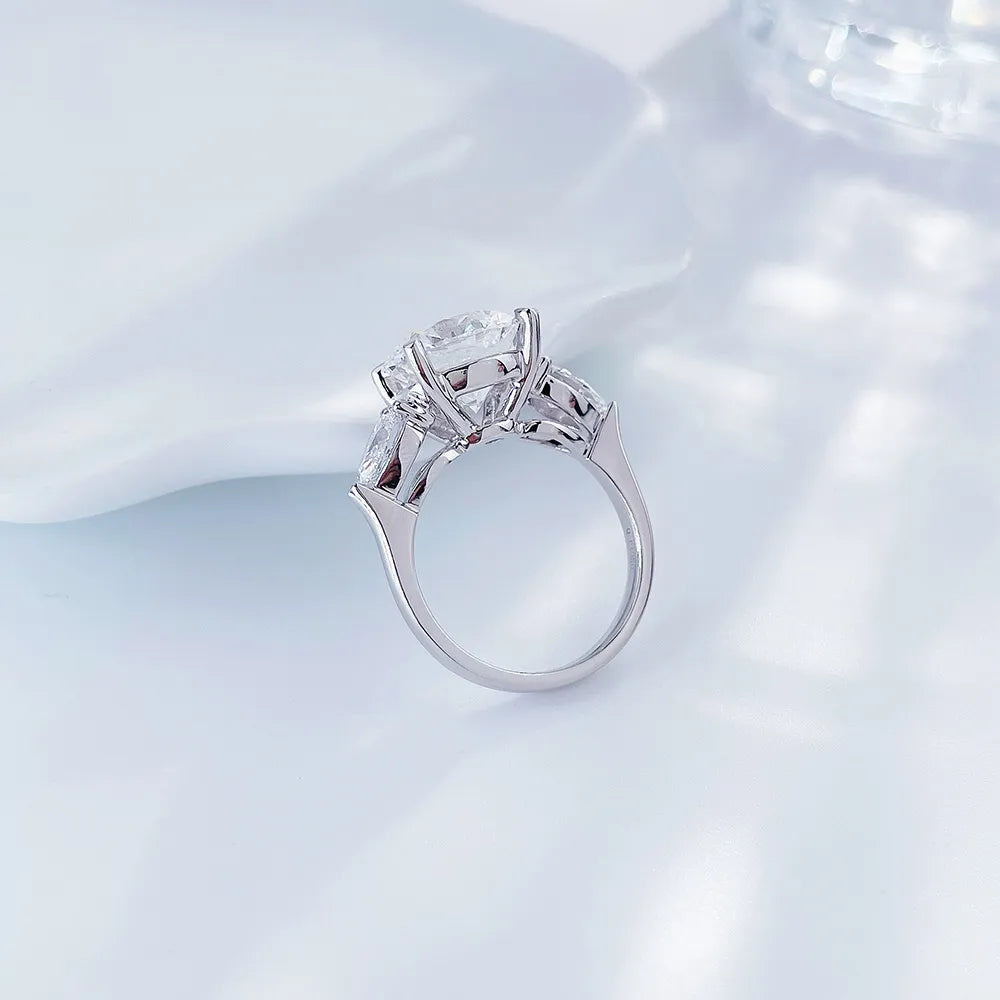 5.01 ct Four-Prong Oval-Cut Lab-Grown Diamond Ring in PT950 Platinum – APYFR0140-PT
