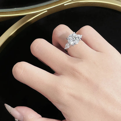 5.01 ct Four-Prong Oval-Cut Lab-Grown Diamond Ring in PT950 Platinum – APYFR0140-PT
