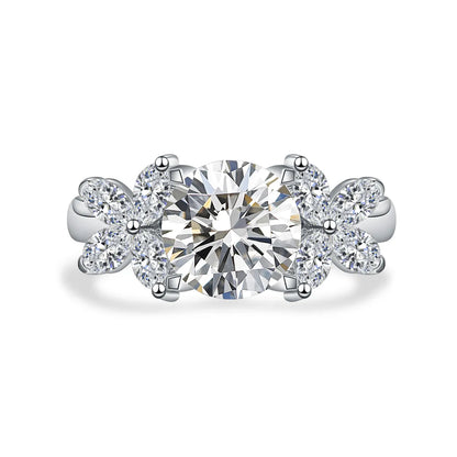 1.09 ct Butterfly Round-Cut Lab-Grown Diamond Ring in PT950 Platinum