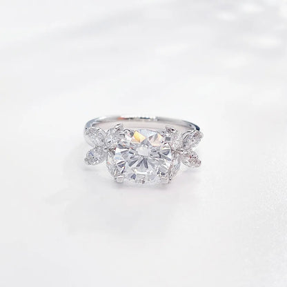 1.09 ct Butterfly Round-Cut Lab-Grown Diamond Ring in PT950 Platinum