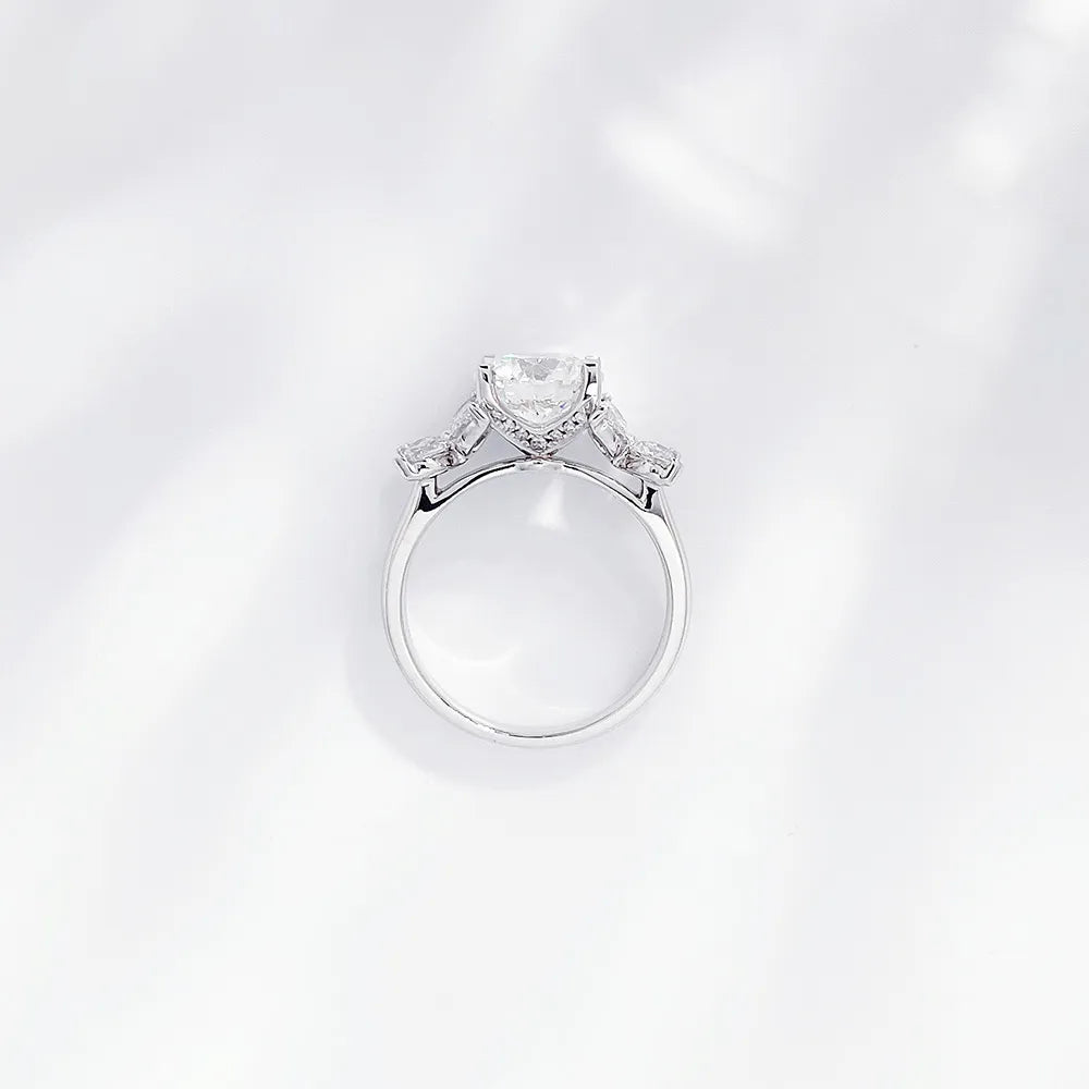 1.09 ct Butterfly Round-Cut Lab-Grown Diamond Ring in PT950 Platinum