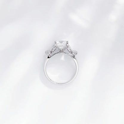 1.09 ct Butterfly Round-Cut Lab-Grown Diamond Ring in PT950 Platinum