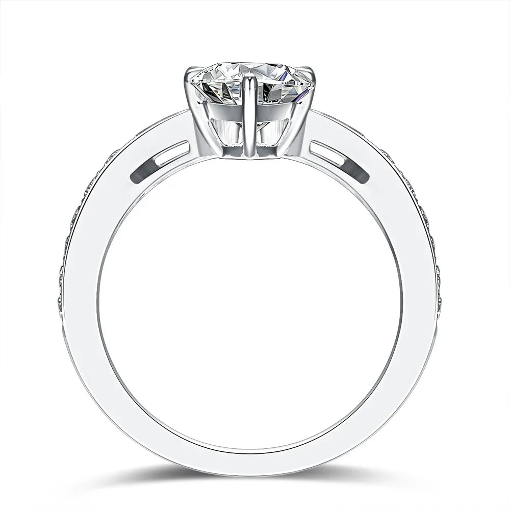 1.06 ct Crown Four-Prong Round-Cut Lab-Grown Diamond Ring in PT950 Platinum