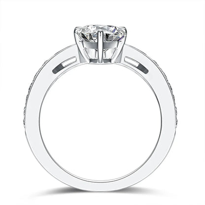 1.06 ct Crown Four-Prong Round-Cut Lab-Grown Diamond Ring in PT950 Platinum