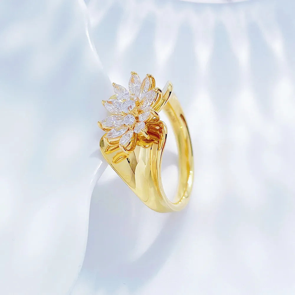 0.95 ctw Floral Mixed-Cut Lab-Grown Diamond Ring in 18K Yellow Gold