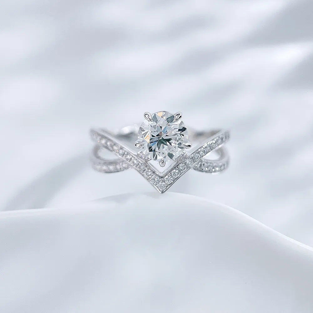 1.01 ct Cross Round-Cut Lab-Grown Diamond Ring in PT950 Platinum