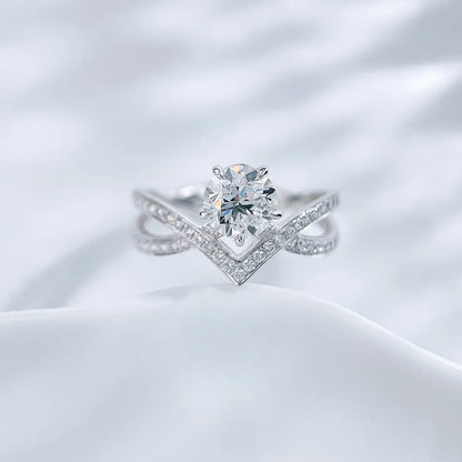 1.01 ct Cross Round-Cut Lab-Grown Diamond Ring in PT950 Platinum
