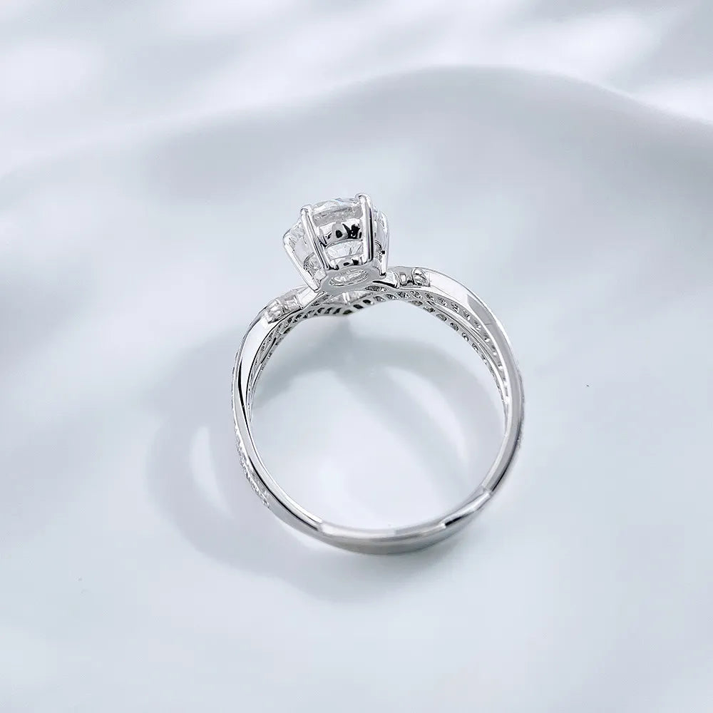 1.01 ct Cross Round-Cut Lab-Grown Diamond Ring in PT950 Platinum