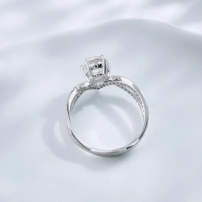 1.01 ct Cross Round-Cut Lab-Grown Diamond Ring in PT950 Platinum