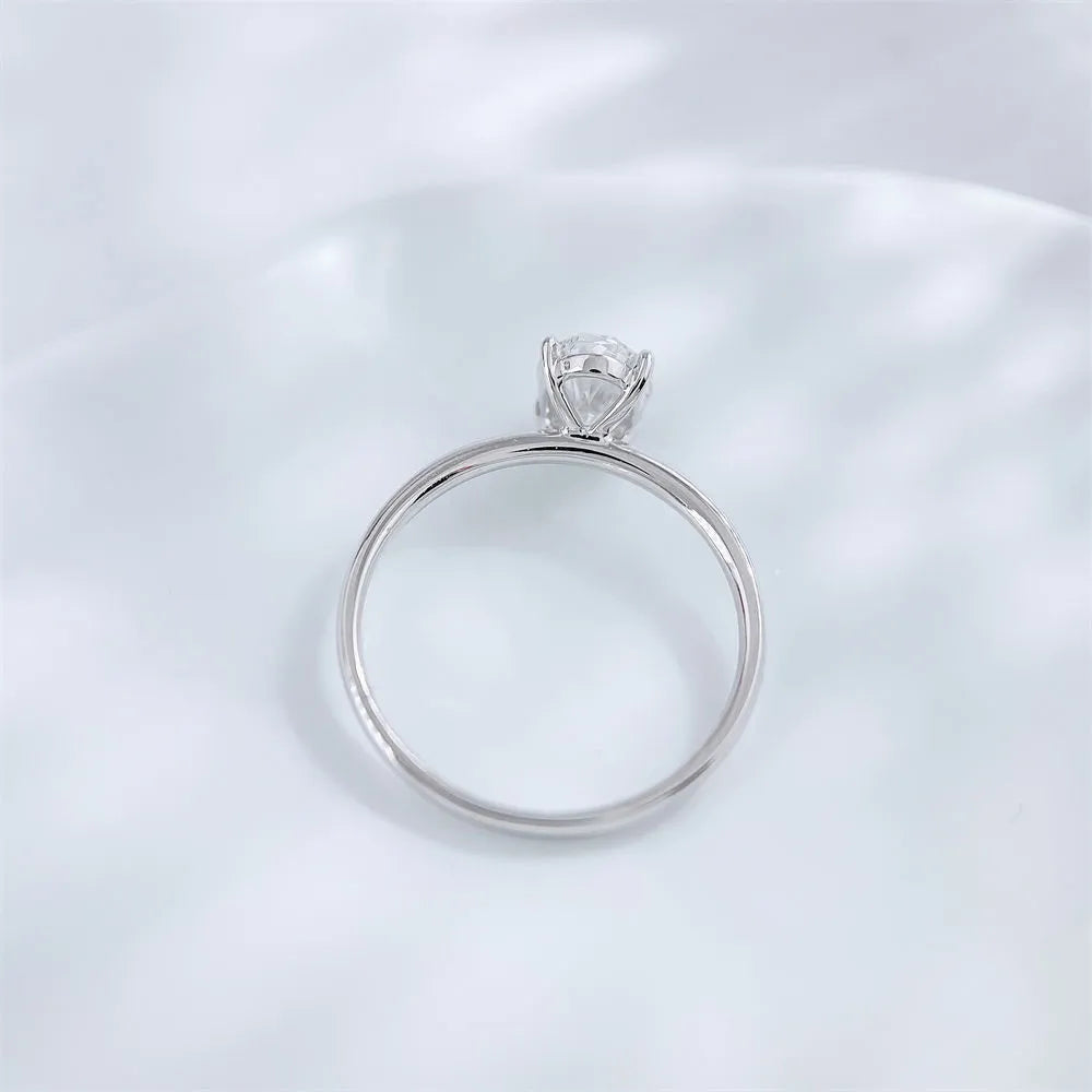 1 ct Minimalist Four-Prong Oval-Cut Lab-Grown Diamond Ring in PT950 Platinum