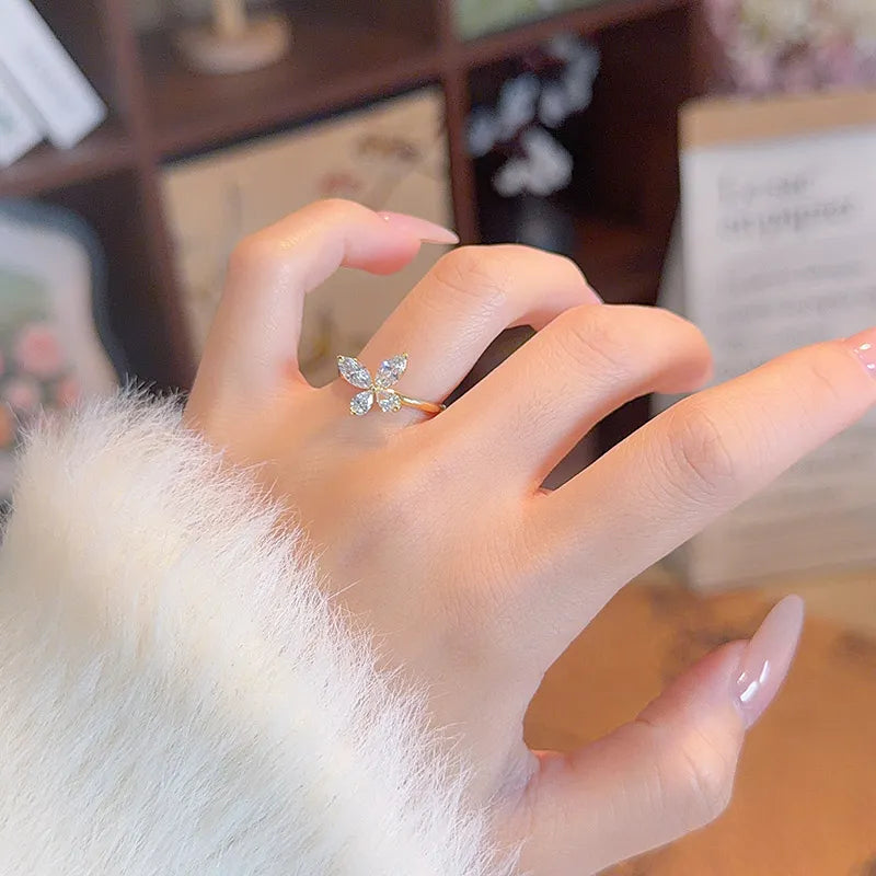 0.95 ctw Butterfly Marquise-Cut Lab-Grown Diamond Ring in 18K Yellow Gold